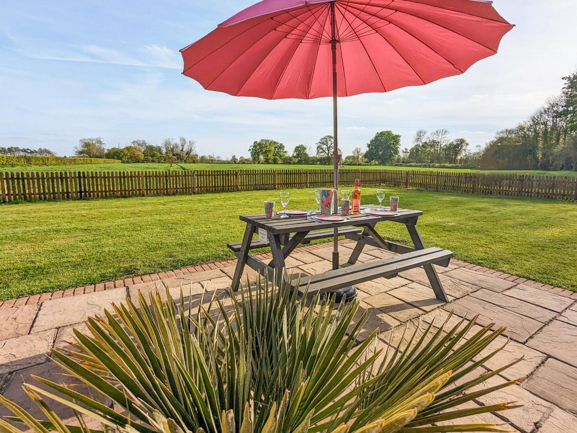 Villa Highgrove Gissing Exterior foto